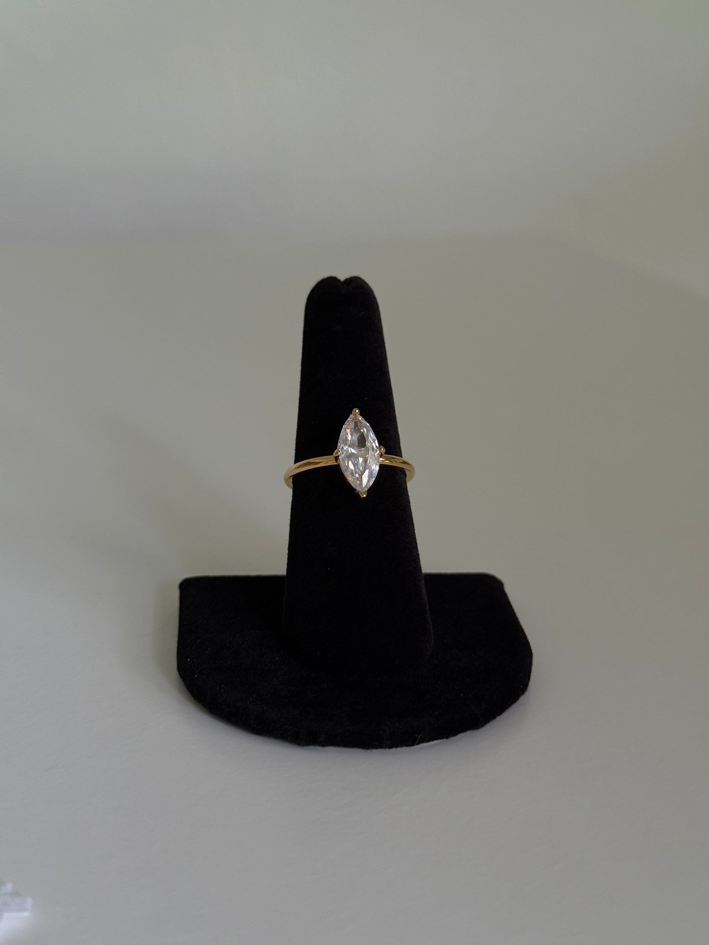 Amor Ring