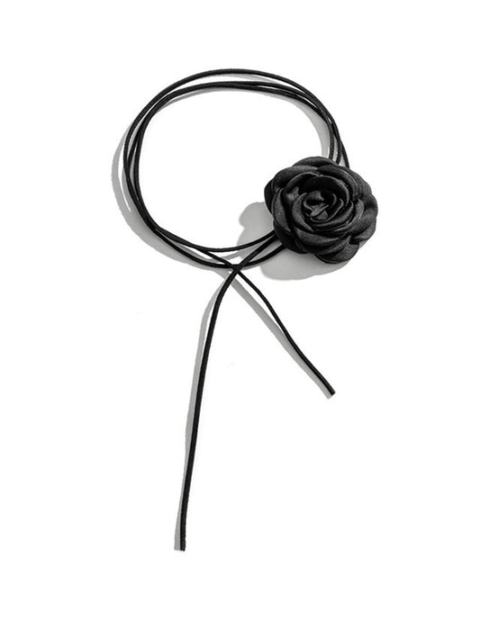 Rosa Negra Necklace